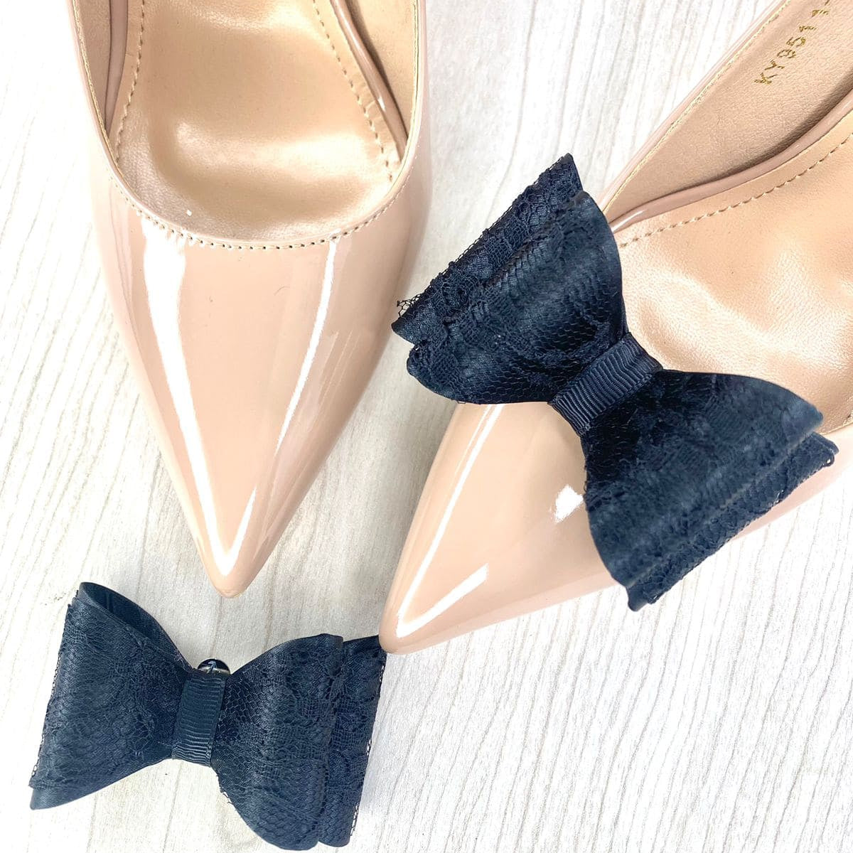 Lace bow