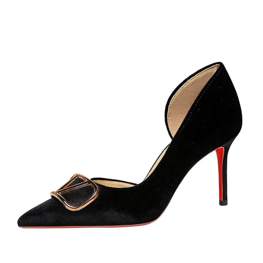 sandra heels