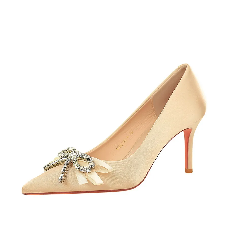 chelsea heels