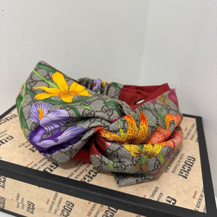 GG headscarf