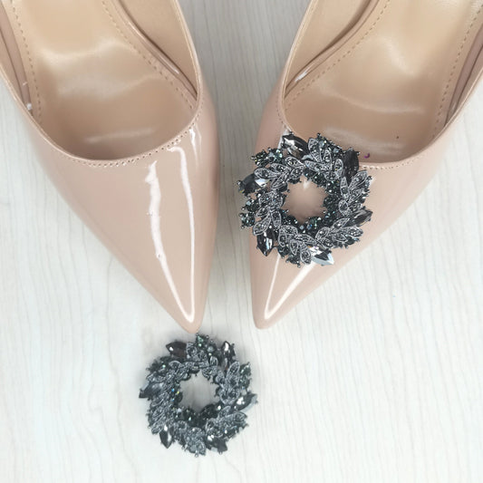 round black rhinestone